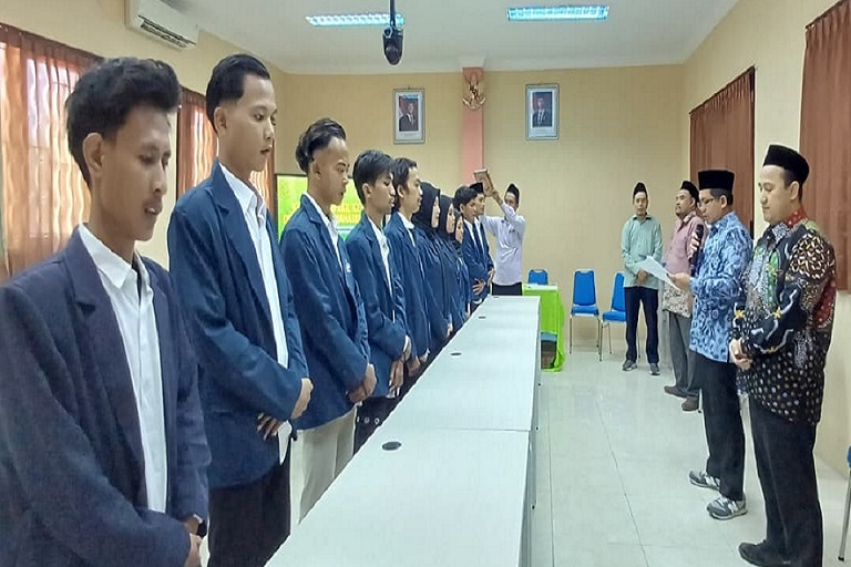 Dekan FAUD UIN Madura Lantik Pengurus Ormawa FAUD 2026, Ajak Ormawa Bangun Budaya Akademik Sehat