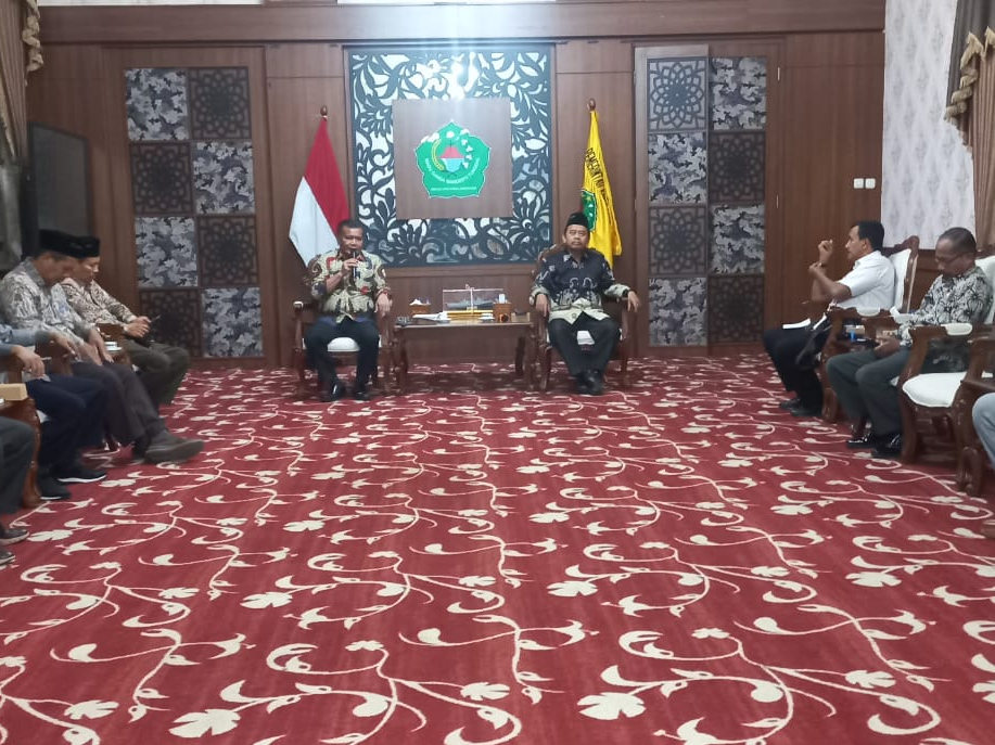Lepas Peserta KPM Kolaboratif Internasional, Rektor Harap Peserta Jadi Duta Internasionalisasi Kampus